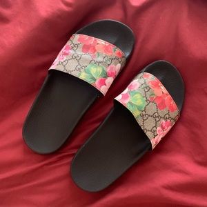 Gucci Slides (size 7)